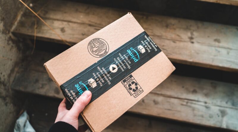 Photo by Erik Mclean: https://www.pexels.com/photo/hand-holding-package-16158538/
